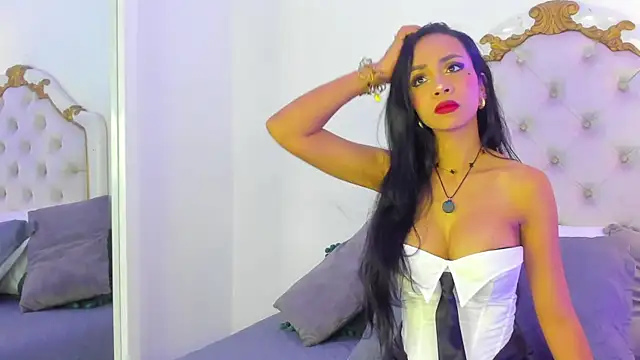 SamanthaFerrer   online show from 11.23.25