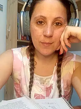 SofiEstevez online show from 09.17.25