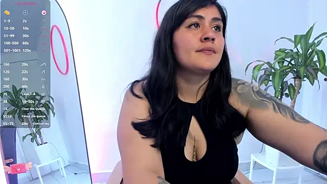 Snapshot of GretaX-X chatting on 12.12.24 GretaX-X online show from 12.12.24