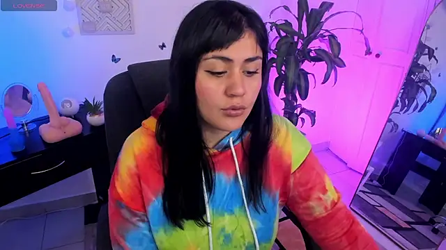 Snapshot of GretaX-X chatting on 02.05.25 GretaX-X online show from 02.05.25