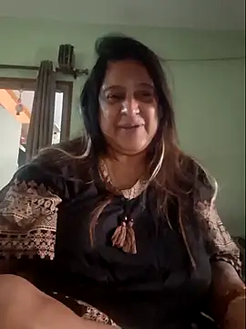 Snapshot of Hot_Queen77 chatting on 02.08.25 Hot Queen77 online show from 02.08.25