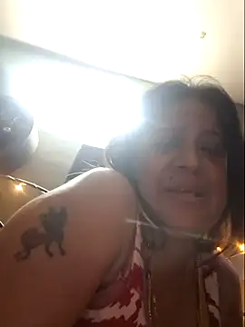 Snapshot of Hot_Queen77 chatting on 02.19.25 Hot Queen77 online show from 02.19.25