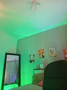 nahiarapalmer19 online show from 09.11.25