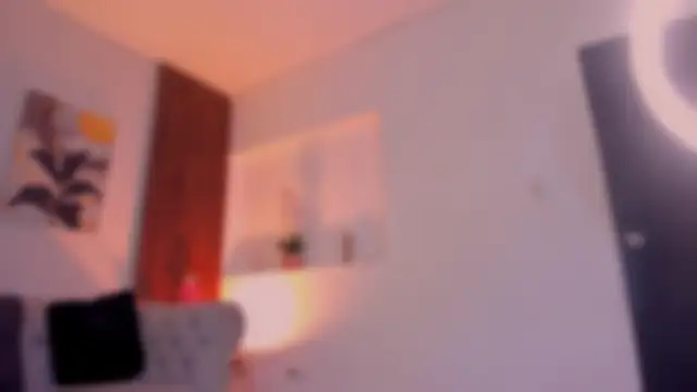 Isa Little Star online show from 11.17.25