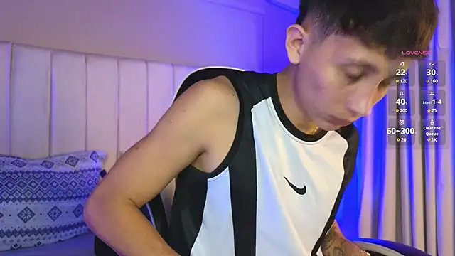 Snapshot of rome_hard chatting on 02.26.26 rome hard online show from 02.26.26