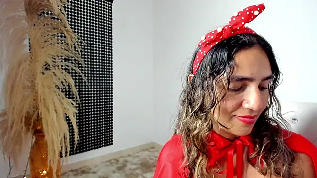 Snapshot of misshiccups chatting on 02.15.25 misshiccups online show from 02.15.25