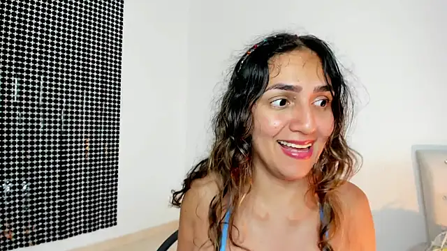 Snapshot of misshiccups chatting on 03.04.25 misshiccups online show from 03.04.25