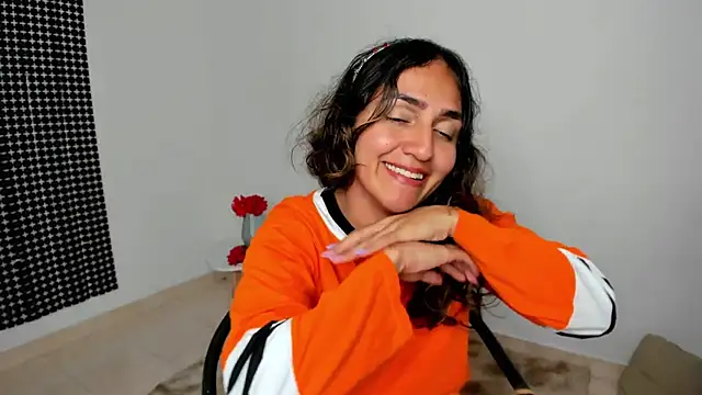 Snapshot of misshiccups chatting on 03.09.25 misshiccups online show from 03.09.25