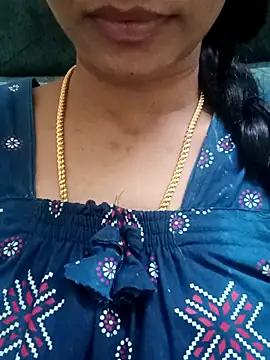 Snapshot of Ambika01 chatting on 10.11.25 Ambika01 online show from 10.11.25