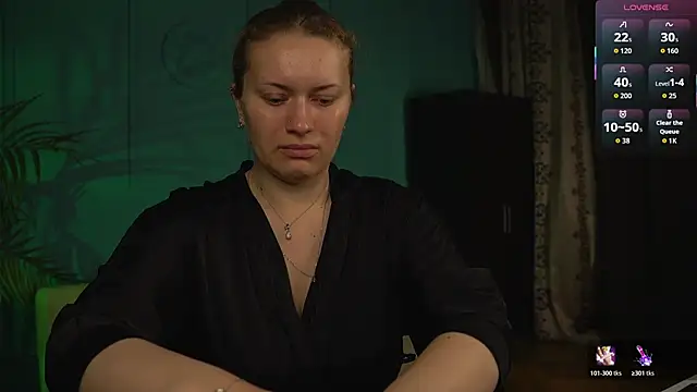 Snapshot of Ariell_Margot_ chatting on 05.13.26 Ariell Margot online show from 05.13.26