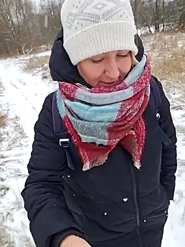 Snapshot of -Schweppes- chatting on 02.14.25 -Schweppes- online show from 02.14.25