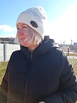 Snapshot of -Schweppes- chatting on 02.20.25 -Schweppes- online show from 02.20.25