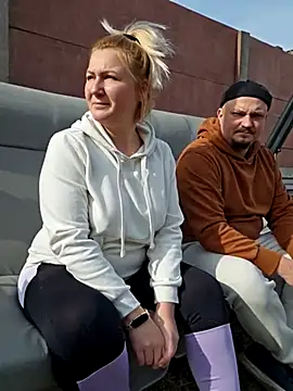 Snapshot of -Schweppes- chatting on 03.07.25 -Schweppes- online show from 03.07.25