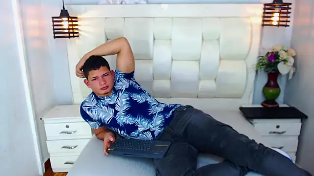 Loony Zion online show from 11.01.25