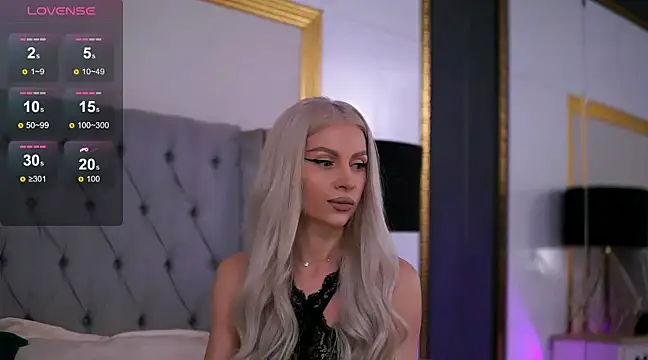 Snapshot of KiaHarper chatting on 02.12.25 KiaHarper online show from 02.12.25