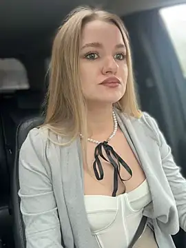 Snapshot of Devill_Angel_ chatting on 03.06.25 Devill Angel online show from 03.06.25
