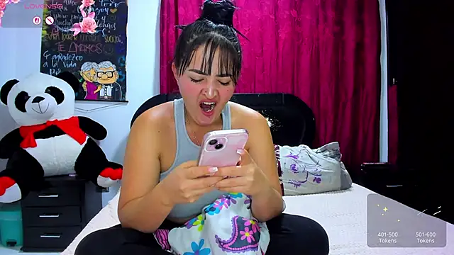 Snapshot of Ari_And_Abdie chatting on 02.19.25 Ari And Abdie online show from 02.19.25