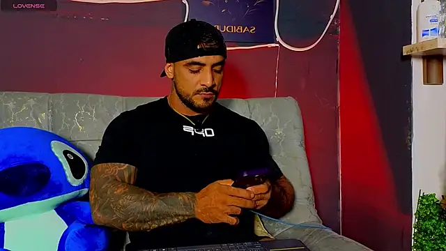 Snapshot of ERIC_HARRISON chatting on 02.17.26 ERIC HARRISON online show from 02.17.26