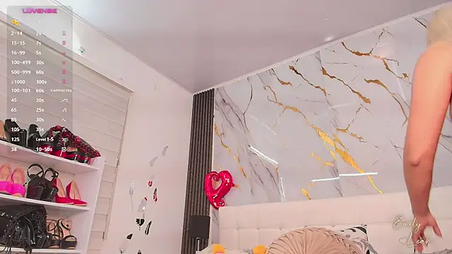 Snapshot of EmilyLeah_ chatting on 03.01.26 EmilyLeah online show from 03.01.26