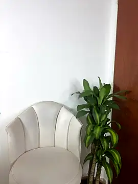 littlemelodi18 online show from 09.27.25