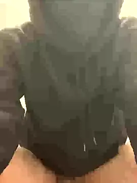 Snapshot of zhdiwbwnxi chatting on 12.04.25 zhdiwbwnxi online show from 12.04.25