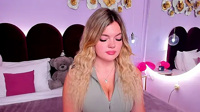 ZaraBloom online show from 11.18.25