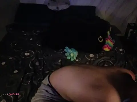 Snapshot of bbhiShark chatting on 09.16.25 bbhiShark online show from 09.16.25