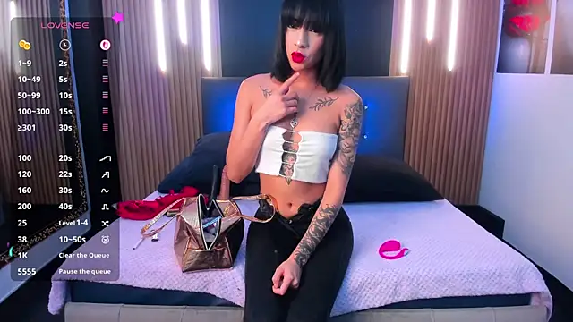 Snapshot of Venus_medussa chatting on 11.13.25 Venus medussa online show from 11.13.25