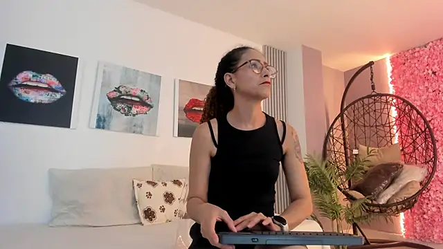 Angela donnato online show from 01.29.25