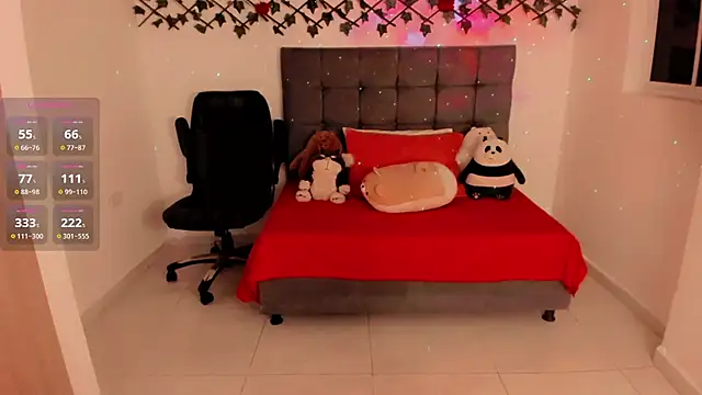 Lilith Miller21 online show from 12.18.25