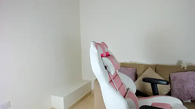 Charlotte cowell sub1  online show from 01.21.25