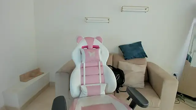 Charlotte cowell sub1  online show from 09.19.25