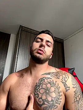 Snapshot of thomas_gun chatting on 12.03.24 thomas gun online show from 12.03.24