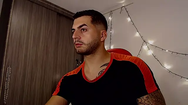 Snapshot of thomas_gun chatting on 01.12.25 thomas gun online show from 01.12.25