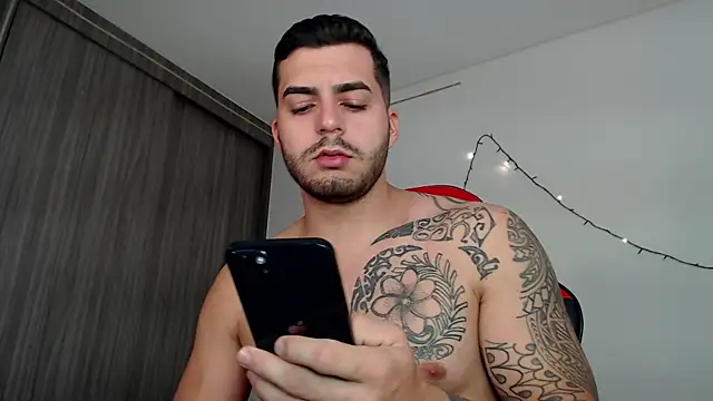 Snapshot of thomas_gun chatting on 01.30.25 thomas gun online show from 01.30.25