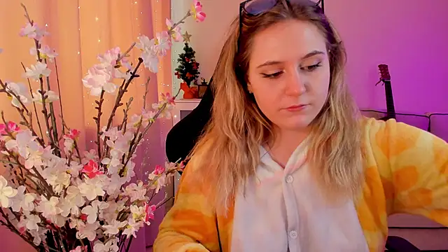 Snapshot of Diana_Flower chatting on 03.19.25 Diana Flower online show from 03.19.25