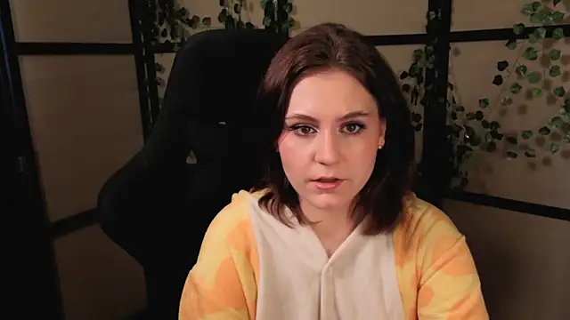 Diana Flower online show from 04.16.26