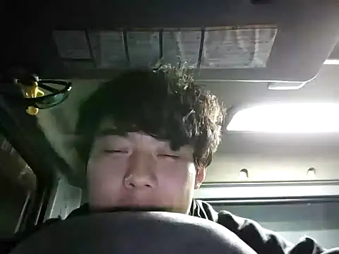 Snapshot of whitebriefboy chatting on 01.18.25 whitebriefboy online show from 01.18.25