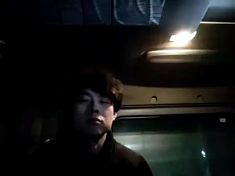 Snapshot of whitebriefboy chatting on 01.19.25 whitebriefboy online show from 01.19.25