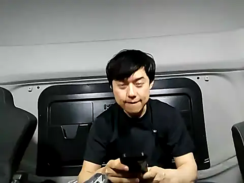 Snapshot of whitebriefboy chatting on 09.29.25 whitebriefboy online show from 09.29.25