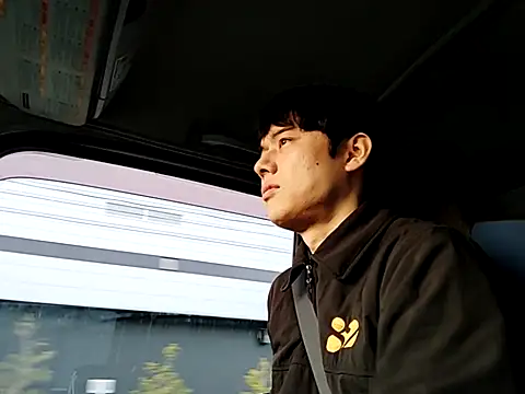 whitebriefboy online show from 03.23.26