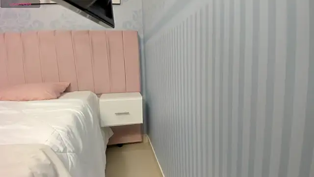 Snapshot of Annie_Cute18_ chatting on 03.06.25 Annie Cute18 online show from 03.06.25