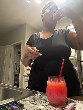 Snapshot of SexyHoneyRedd chatting on 01.31.25 SexyHoneyRedd online show from 01.31.25