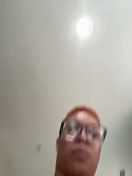 Snapshot of SexyHoneyRedd chatting on 02.01.25 SexyHoneyRedd online show from 02.01.25