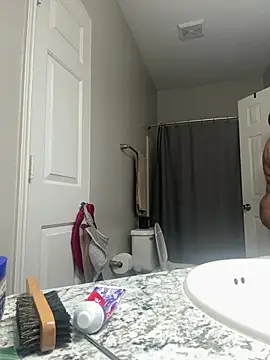 Snapshot of SexyHoneyRedd chatting on 02.12.25 SexyHoneyRedd online show from 02.12.25