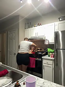 Snapshot of SexyHoneyRedd chatting on 02.16.25 SexyHoneyRedd online show from 02.16.25