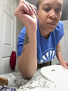 Snapshot of SexyHoneyRedd chatting on 02.16.25 SexyHoneyRedd online show from 02.16.25