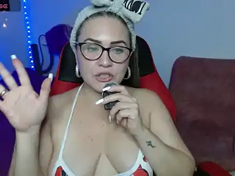 helenca43 online show from 02.02.25