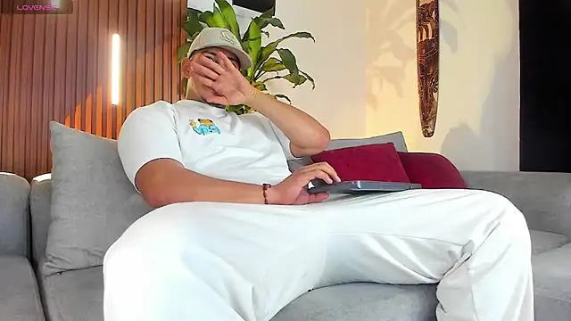 lucasanto  online show from 02.20.26