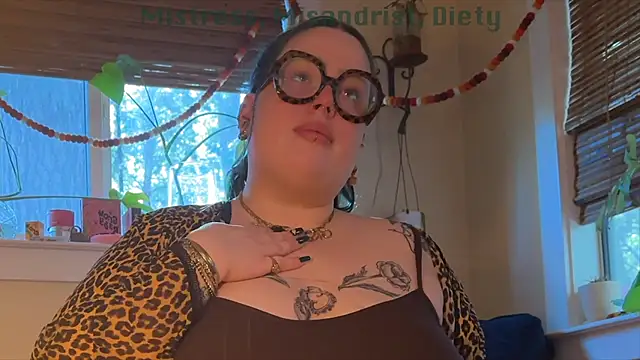 MissBika online show from 01.11.25